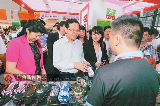 彭清华陈武参观第十届中国-东盟博览会展馆(图)
