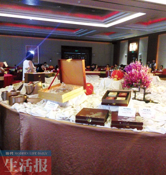 月饼市场:时尚月饼抢先上架 传统品牌还在观望