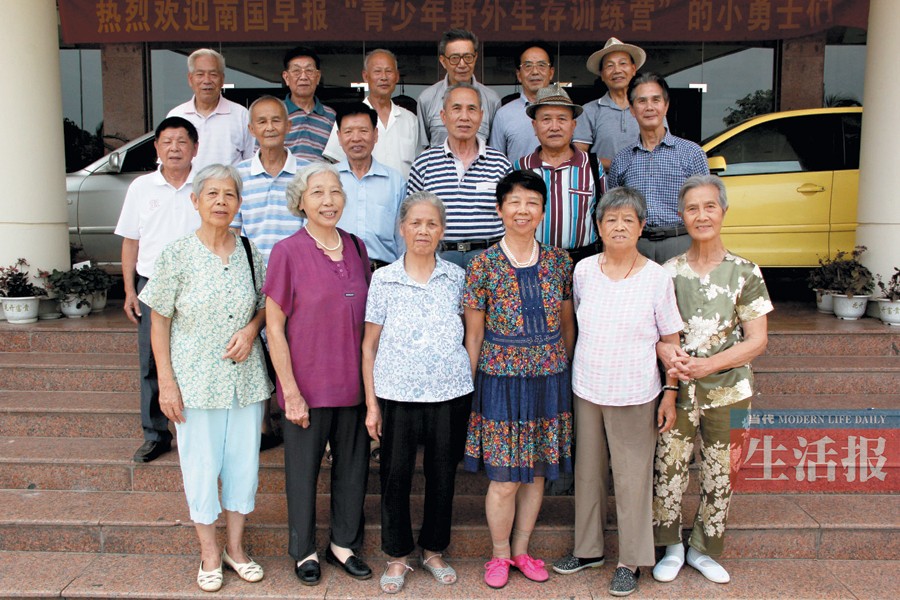 南宁二中首届初中生六十年后再聚 叹“匆匆那年”